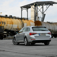 Škoda superb combi 2.0 TDI DSG style (6 of 29).jpg