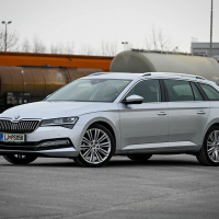 Škoda superb combi 2.0 TDI DSG style (1 of 29).jpg