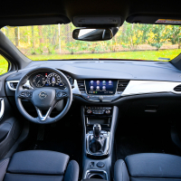 Opel astra 1,2 turbo elegance (26 of 34).jpg