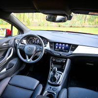 Opel astra 1,2 turbo elegance (25 of 34).jpg