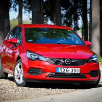 Opel astra 1,2 turbo elegance (1 of 34).jpg
