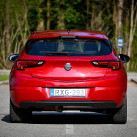 Opel astra 1,2 turbo elegance (5 of 34).jpg