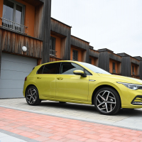 VW_golf_test_AMZS.jpg