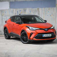 Toyota C-HR 2,0 hybrid AMZS test-6.jpg