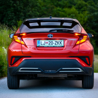 Toyota C-HR 2,0 hybrid AMZS test-3.jpg
