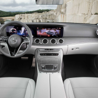 Mercedes E za volanom AMZS-2.jpg