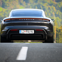 Porsche taycan AMZS dozivetje-20.jpg