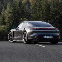 Porsche taycan AMZS dozivetje-10.jpg