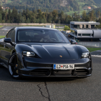 Porsche taycan AMZS dozivetje-4.jpg