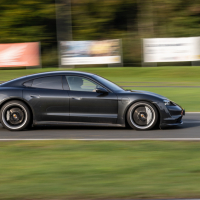 Porsche taycan AMZS dozivetje-2.jpg