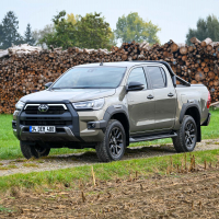 Prenovljena toyota hilux-2.jpg