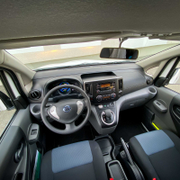 Nissan e-NV 200 combi 7-41.jpg