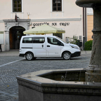 Nissan e-NV 200 combi 7-25.jpg
