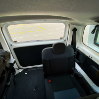 Nissan e-NV 200 combi 7-37.jpg