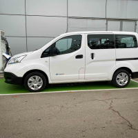 Nissan e-NV 200 combi 7-3.jpg