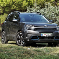 Citroen C5 aircross 225 hybrid-3.jpg