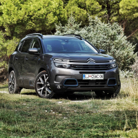 Citroen C5 aircross 225 hybrid-2.jpg