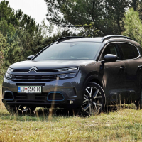 Citroen C5 aircross 225 hybrid.jpg