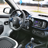 Renault twingo electric intens AMZS-32.jpg