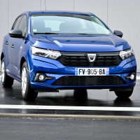 dacia sandero AMZS-4.jpg