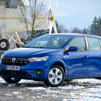 dacia sandero AMZS-8.jpg
