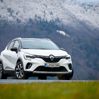 Renault captur e-tech 160-3.jpg