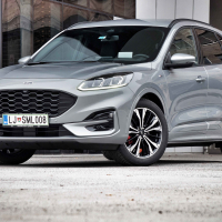 Ford kuga hybrid AMZS-3.jpg