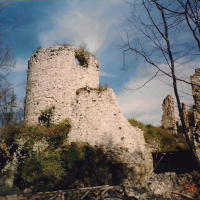 grad_zovnek_1996_foto_m_verdev.jpg