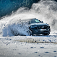 Audi Q8 quattro dozivetje AMZS-13.jpg