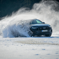 Audi Q8 quattro dozivetje AMZS-14.jpg