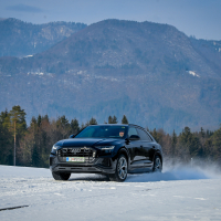 Audi Q8 quattro dozivetje AMZS-6.jpg