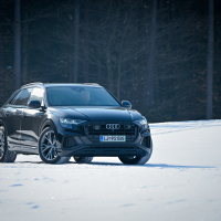 Audi Q8 quattro dozivetje AMZS-2.jpg