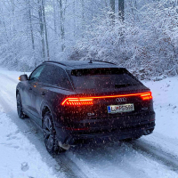 Audi Q8 quattro dozivetje AMZS-22.jpg