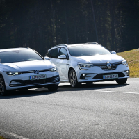 VW_golf_TDI_VS_R_megane_etech_AMZS-18.jpg