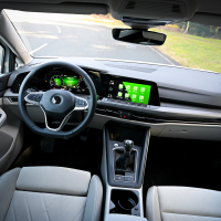 VW_golf_TDI_VS_R_megane_etech_AMZS-3.jpg