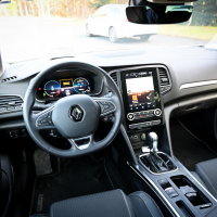 VW_golf_TDI_VS_R_megane_etech_AMZS-36.jpg