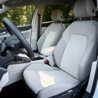 VW_golf_TDI_VS_R_megane_etech_AMZS-8.jpg