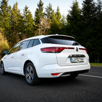 VW_golf_TDI_VS_R_megane_etech_AMZS-38.jpg