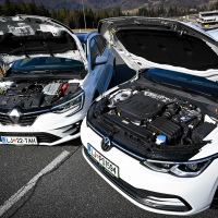 VW_golf_TDI_VS_R_megane_etech_AMZS-24.jpg