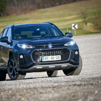 Suzuki across 2,5 HSD elegance e-four plug-in hybrid AMZS-19.jpg
