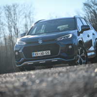 Suzuki across 2,5 HSD elegance e-four plug-in hybrid AMZS-10.jpg