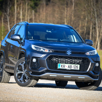 Suzuki across 2,5 HSD elegance e-four plug-in hybrid AMZS-6.jpg