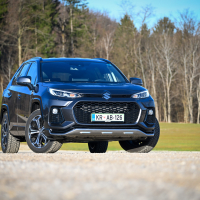 Suzuki across 2,5 HSD elegance e-four plug-in hybrid AMZS-7.jpg