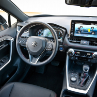 Suzuki across 2,5 HSD elegance e-four plug-in hybrid AMZS-31.jpg