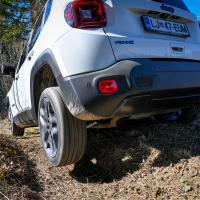 Jeep renegade 4xe AMZS-2.jpg