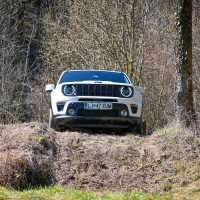 Jeep renegade 4xe AMZS-15.jpg