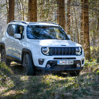 Jeep renegade 4xe AMZS-19.jpg