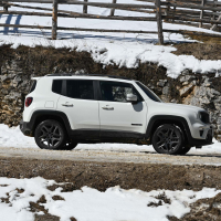 Jeep renegade 4xe AMZS-49.jpg