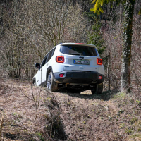 Jeep renegade 4xe AMZS resize.jpg