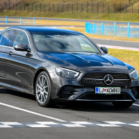 Mercedes E 300de 4matic AMZS-2.jpg